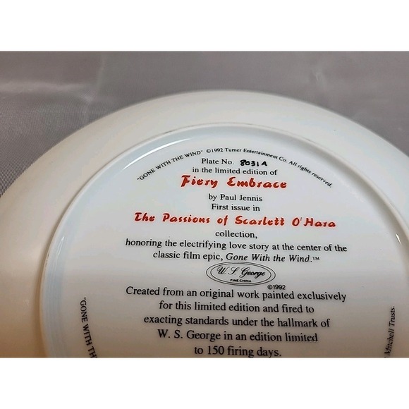 Gone With the Wind‎ collector plate, 'Fiery Embrace,' first issue, plate... - Picture 3 of 5